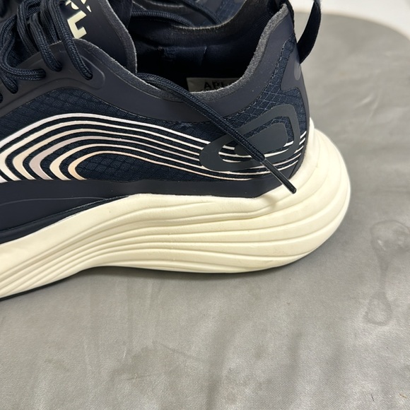 APL Streamline sneakers in women’s size 6, navy color in great condition. - Picture 4 of 9